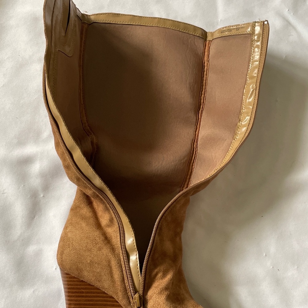 Fashionable Bakers Knee High Boots Brown Suede Wood Wedge Heels 8.5 B - Picture 4 of 12